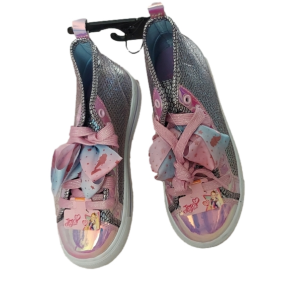 Shoes - Picture 1 of 3